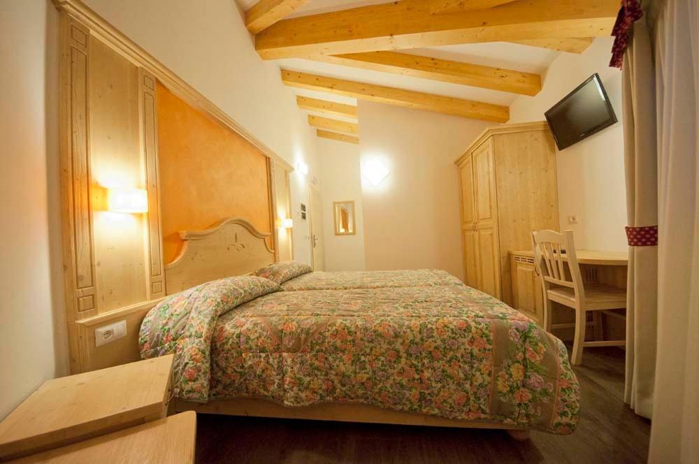 Hotel Niagara Ossana Room photo